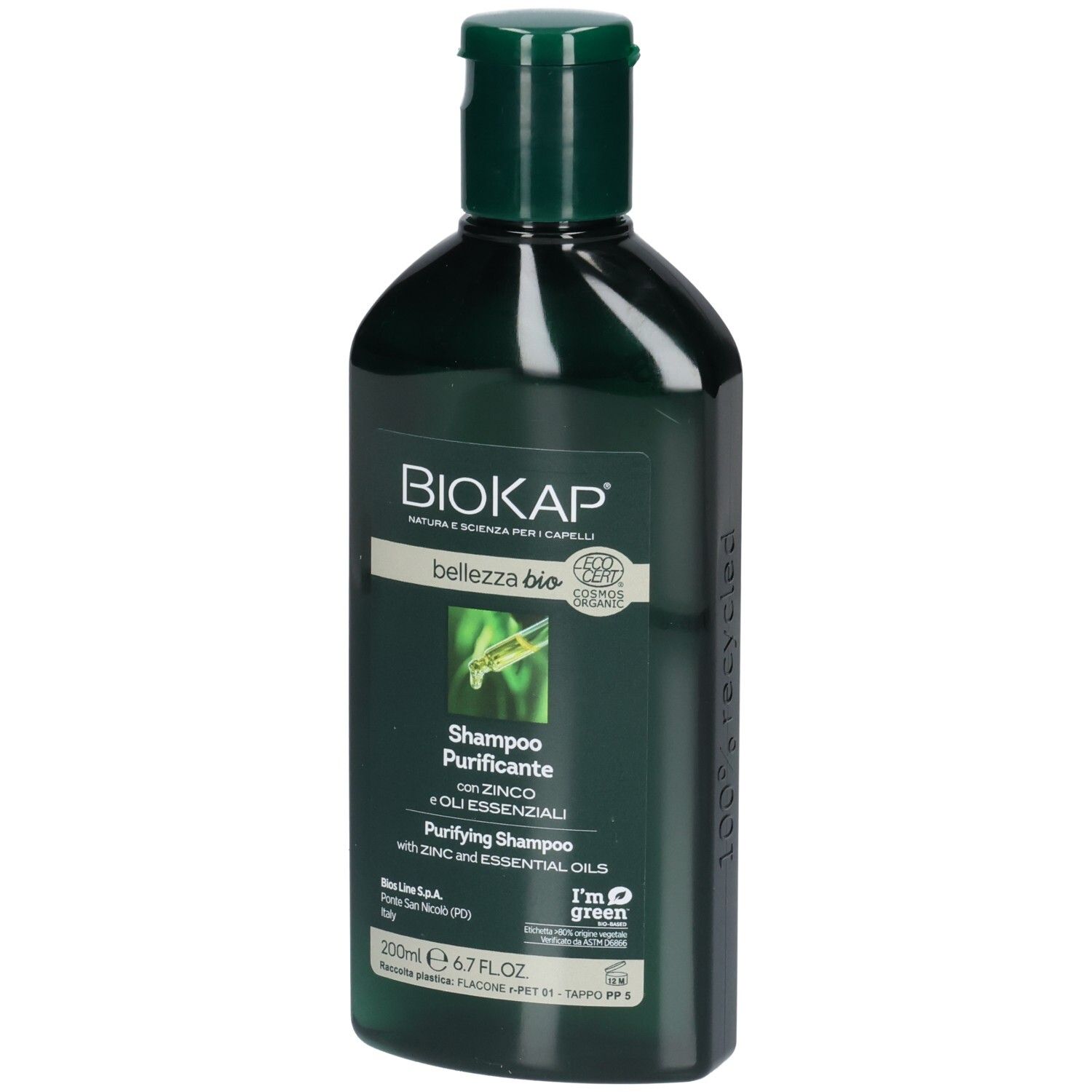 Flacon vert avec bouchon vert. Inscription BIOKAP, Shampooing Purifiant, avec zinc et huiles essentielles. Certification.
