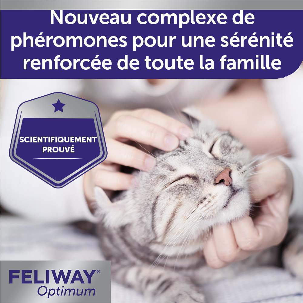 Katze wird gestreichelt. Text: Nouveau complexe de phéromones pour une sérénité renforcée de toute la famille. Zertifizierung: Scientifiquement prouvé.