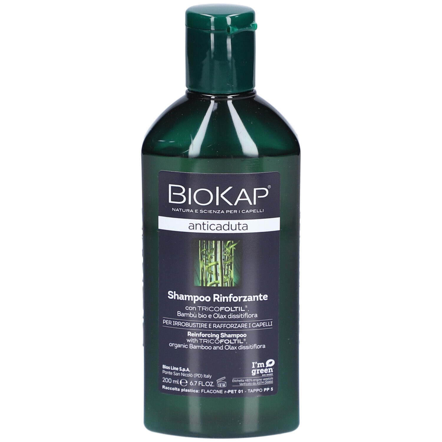 Flacon de shampooing vert BIOKAP anticaduta. Texte: Shampoo Rinforzante, Bambou et Olax distitiflora. Bouchon vert.