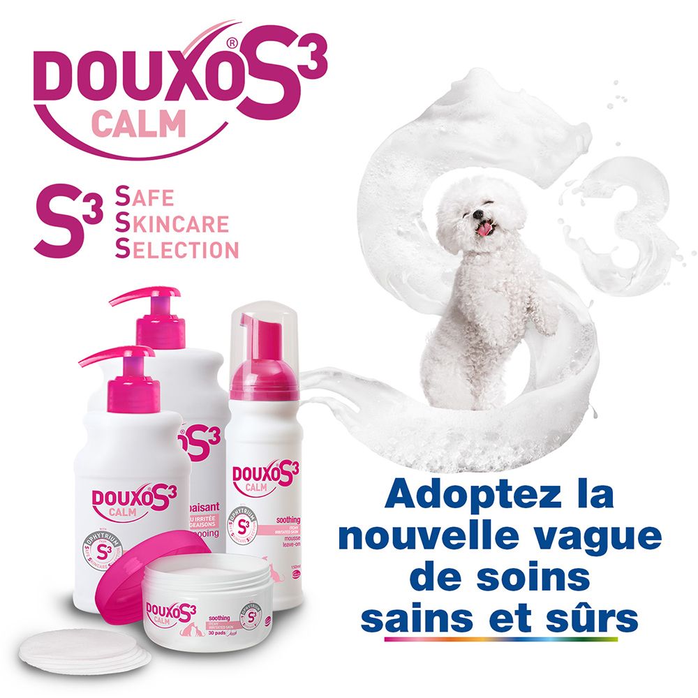 Gamme de produits DOUXO S3 CALM. Flacons, crème et coton. Texte: Adoptez la nouvelle vague de soins sains et sûrs.