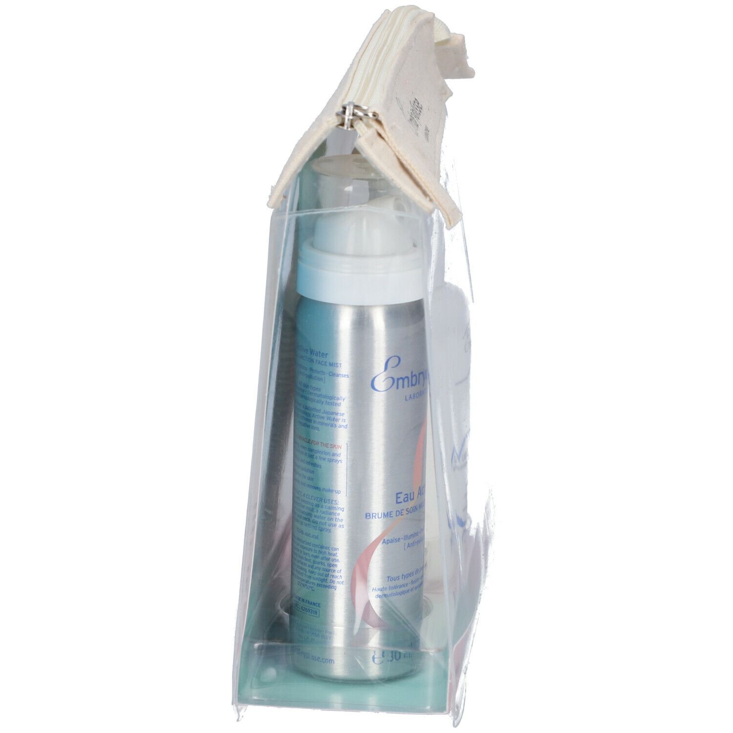 Seitenansicht der transparenten Kosmetiktasche mit Sprayflasche. Aufdruck: Embryolisse, Eau Active.