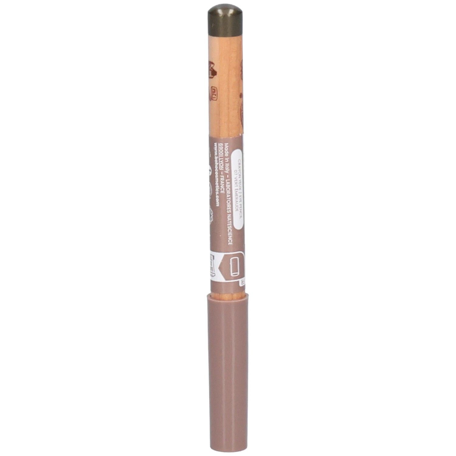 Stift mit brauner Mine und Holzschaft. Der Schaft ist mit Informationen bedruckt. Der Stift hat eine braune Kappe.