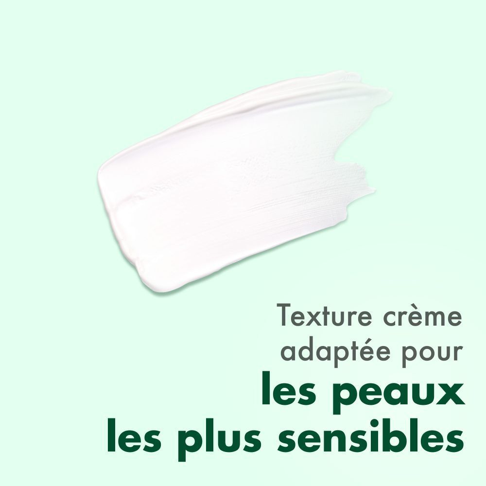 Weißer Creme-Klecks. Creme-Textur für empfindliche Haut.