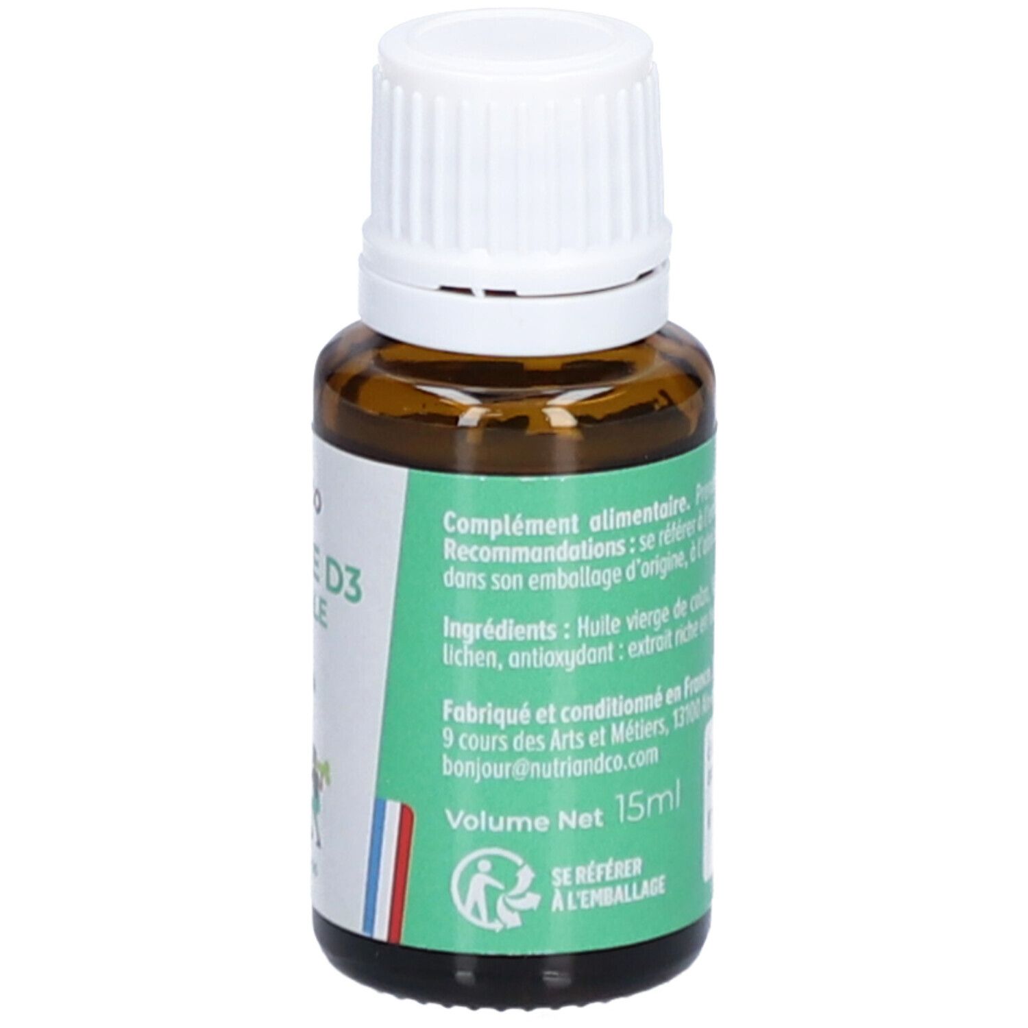Braune Glasflasche mit weißem Deckel und grünem Etikett. Aufschrift: NUTRI&CO Vitamine D3 Végétale, 1000 UI/15ml. Rückseite.