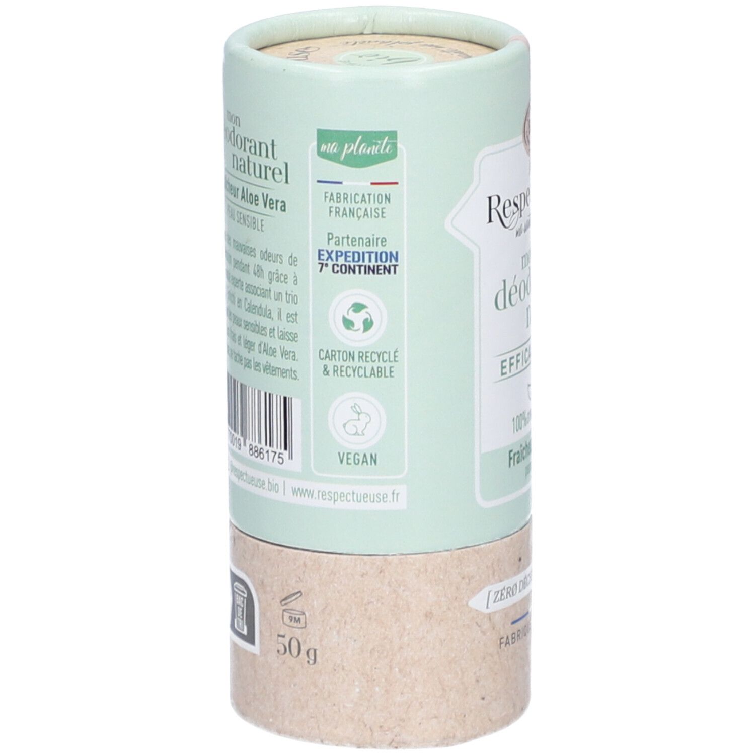 Vue latérale du déodorant. Texte : "Respectueuse". Logo "BIO". "Fabriqué en France". "Carton recyclable & recyclable". Label Vegan.