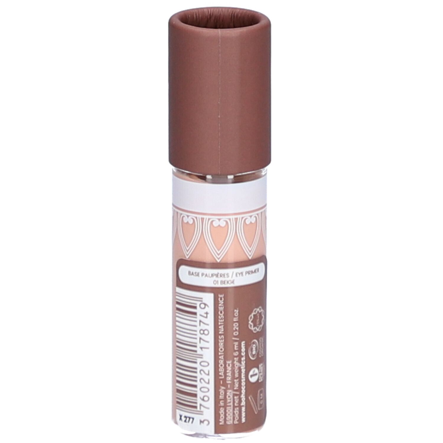 Base Paupières in Tube. Brauner Deckel. Beige Flüssigkeit. Produktetikett mit Barcode und Text. Boho Green Make-up.