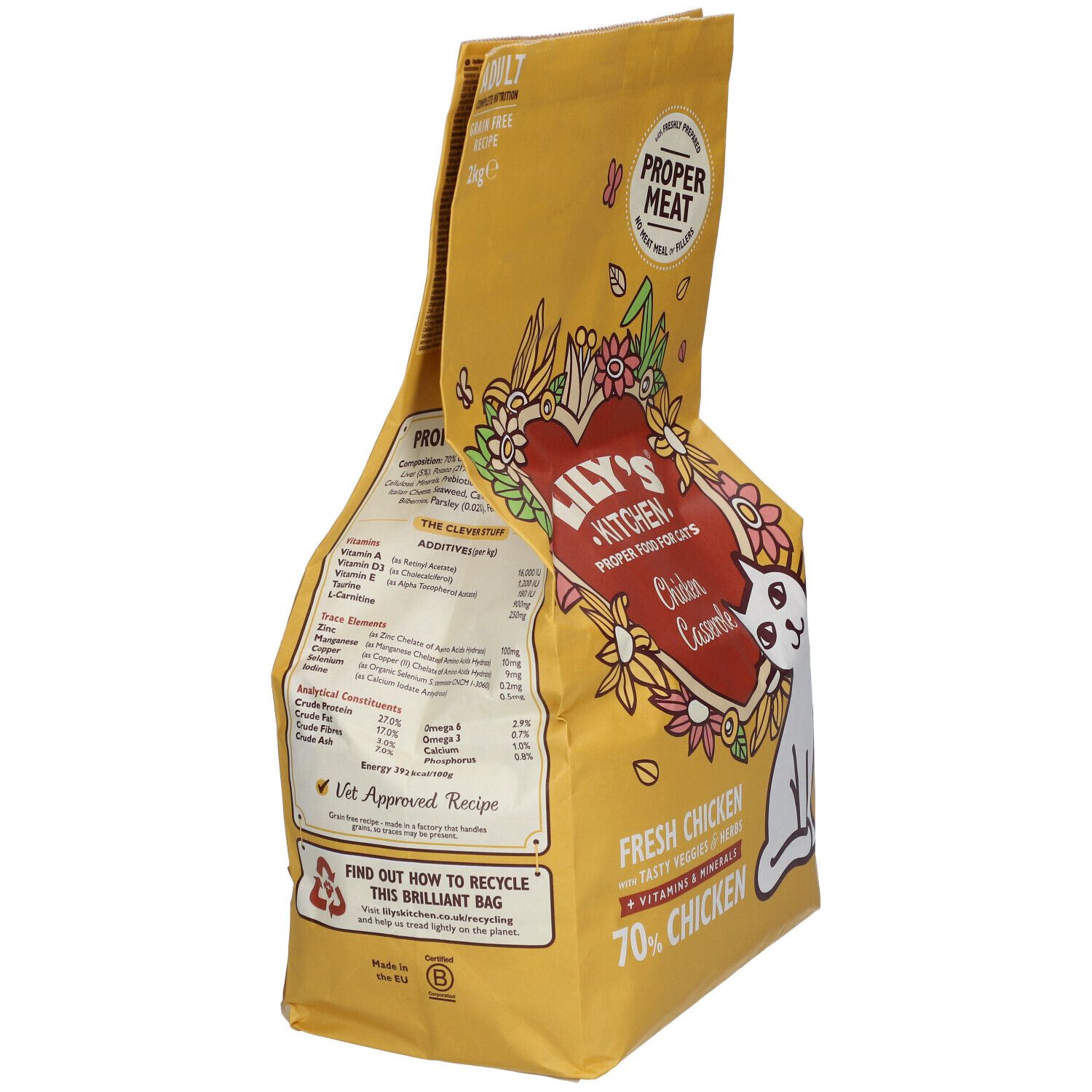 Emballage jaune de nourriture pour chats. Inscription : Lily's Kitchen, Kroketten Cocotte au poulet, 70% poulet frais.
