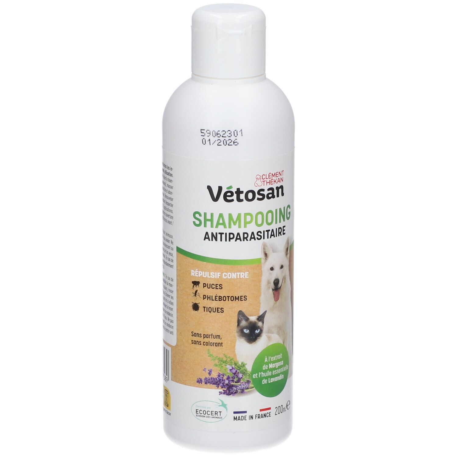Flacon blanc avec étiquette verte. Texte: Vétosan Shampooing Antiparasitaire. Illustration chien et chat.