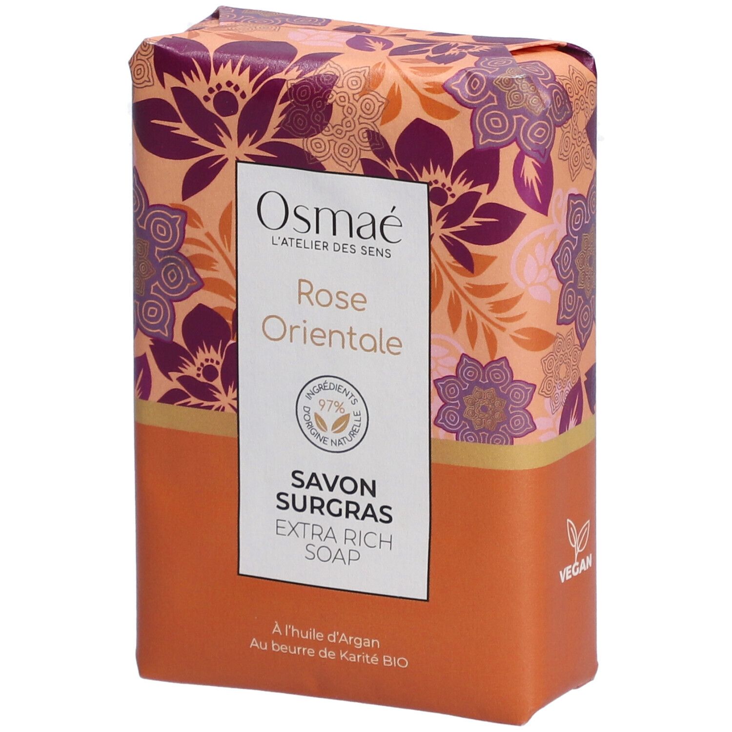 Savon rectangulaire emballé. Inscriptions: Osmaé, Rose Orientale, Savon Surgras, Extra Rich Soap. Label Vegan.