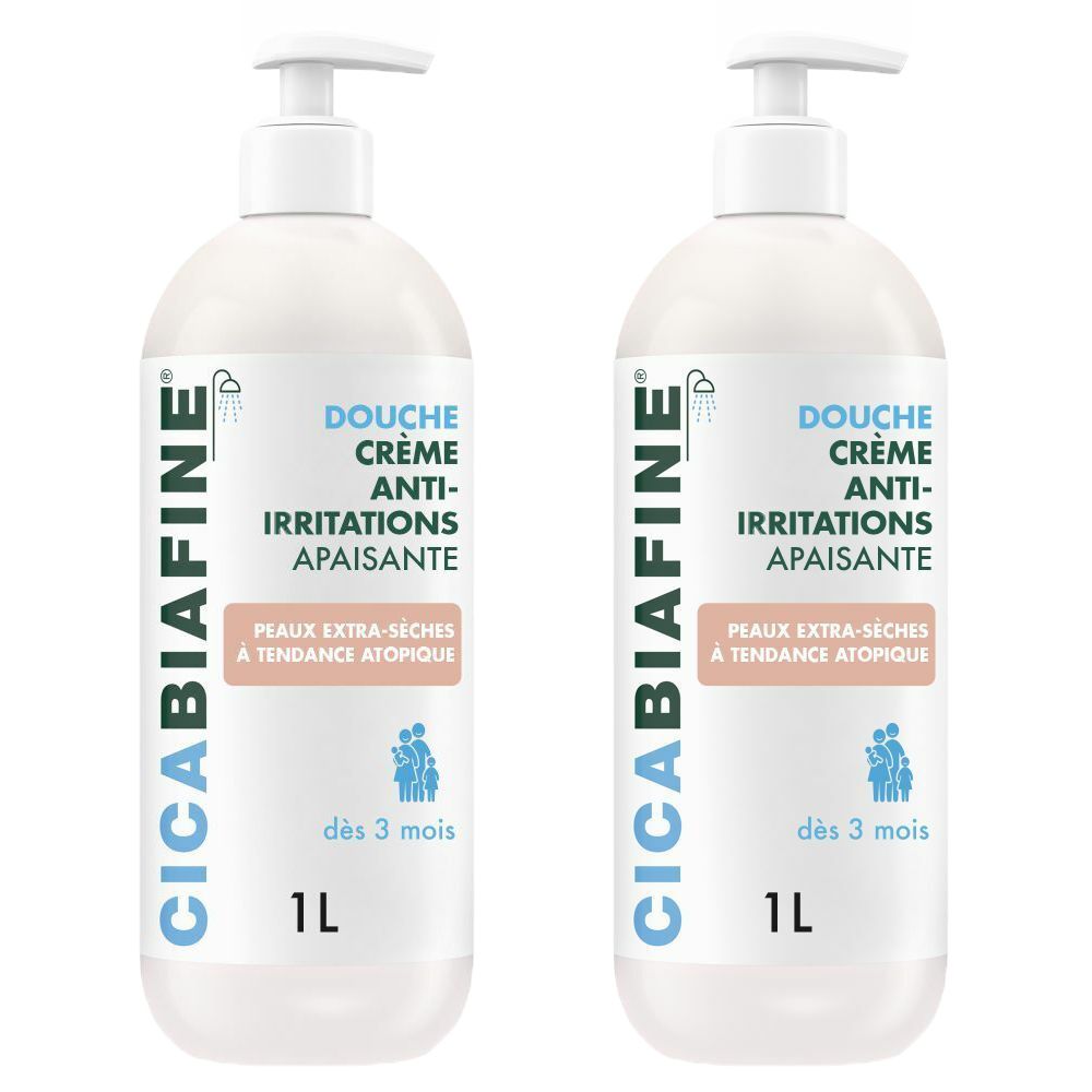 Deux flacons blancs avec pompe. Inscription: CicaBiafine, Douche Crème Anti-Irritations Apaisante. Pour peaux extra-sèches. 1L.