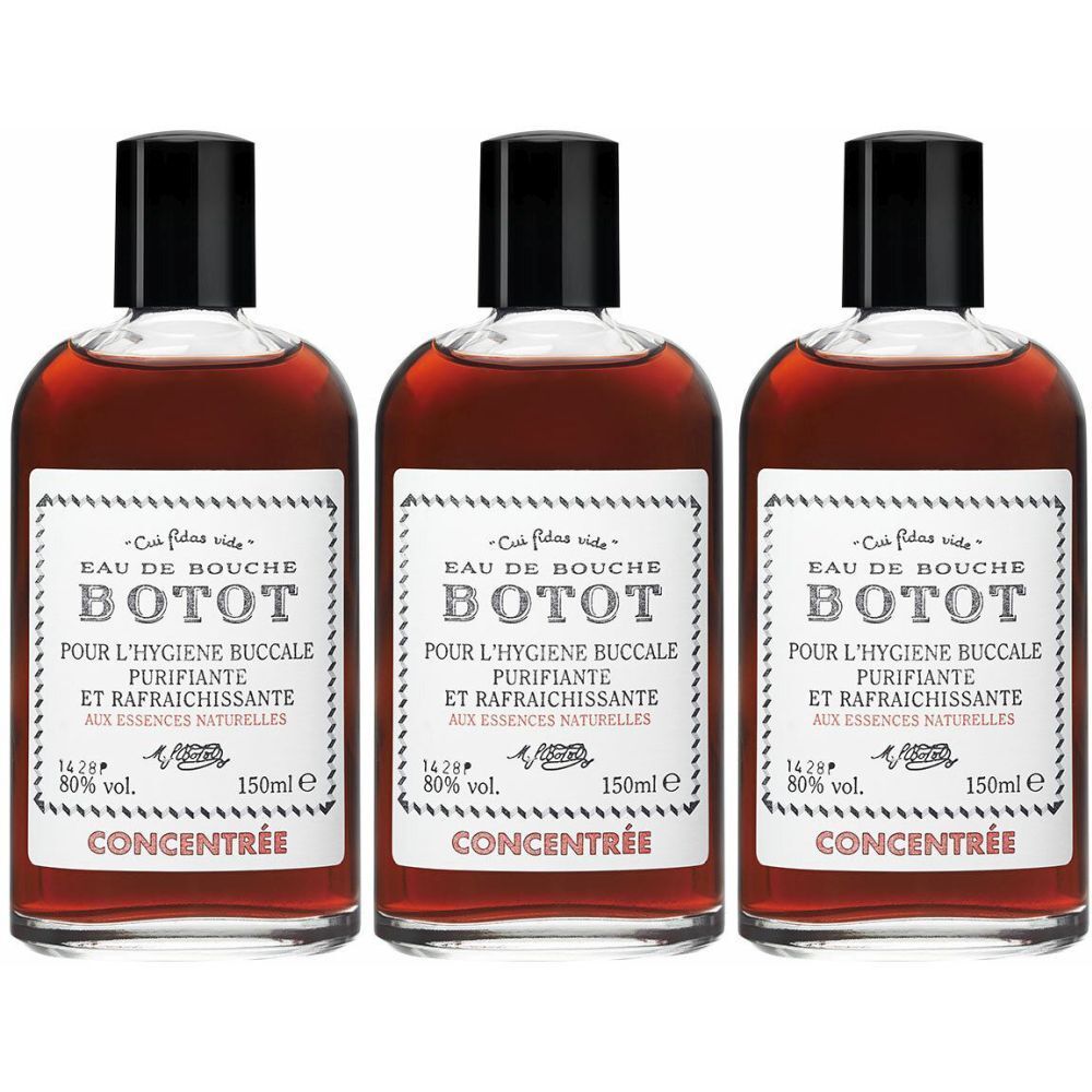 Drei Flaschen Botot Eau de Bouche. Glasflaschen mit schwarzem Verschluss und weißem Etikett. Aufschrift: Eau de Bouche, Botot, Concentrée.