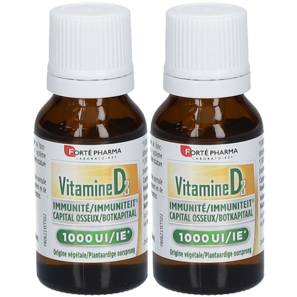 Zwei Flaschen Forté Pharma Vitamin D3. Braune Glasflaschen mit weißem Deckel. Aufschrift: Vitamine D3, 1000 UI/IE.