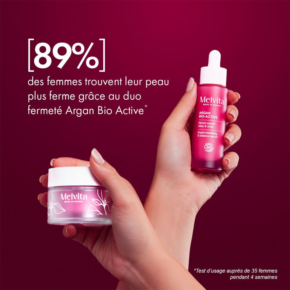 Mains tenant deux produits. Texte : 89% trouvent leur peau plus ferme. Produits Melvita.