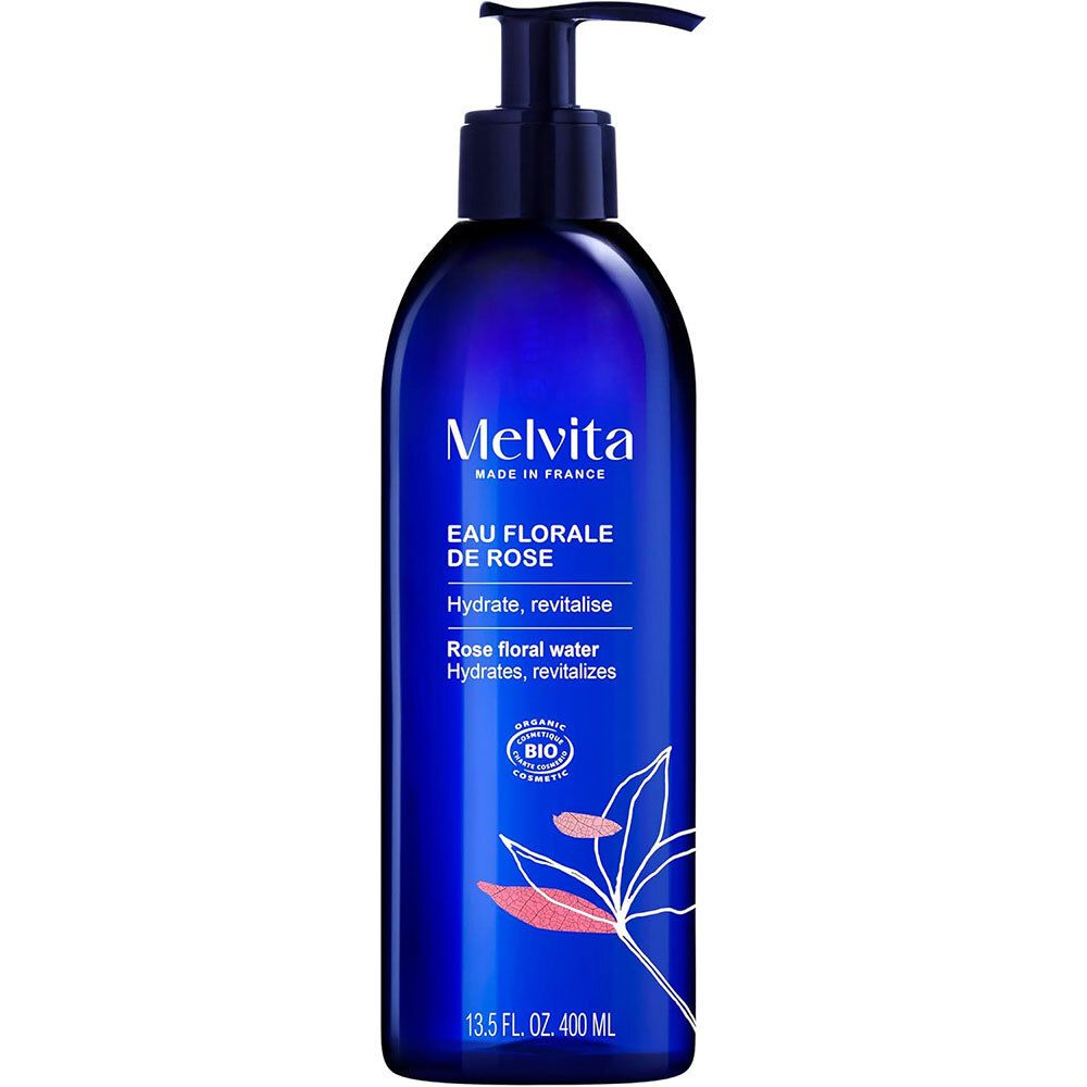 Blau-transparente Flasche mit schwarzem Pumpkopf. Aufschrift: Melvita, Eau Florale de Rose, 400 ml. Bio-Zertifizierung.