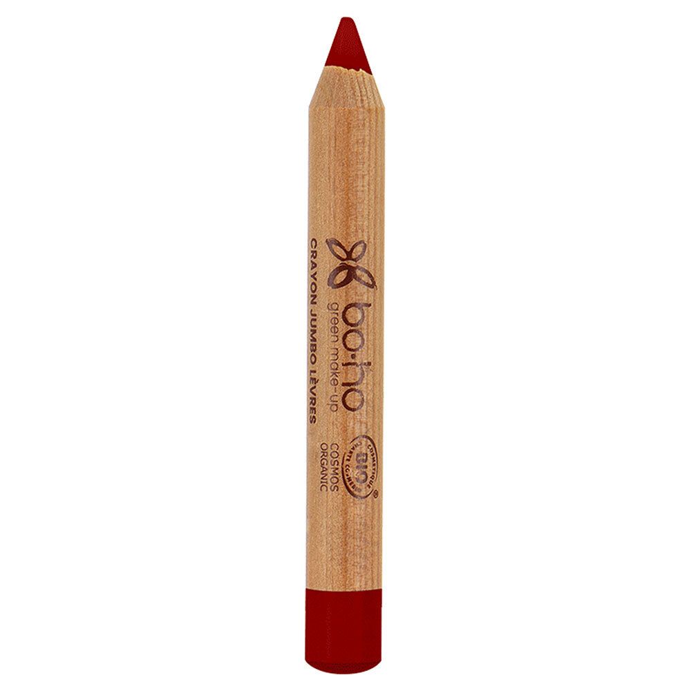 Roter Lippenstift in Stiftform. Holzschaft mit roter Spitze. Aufschrift: BOHO, COSMOS ORGANIC.