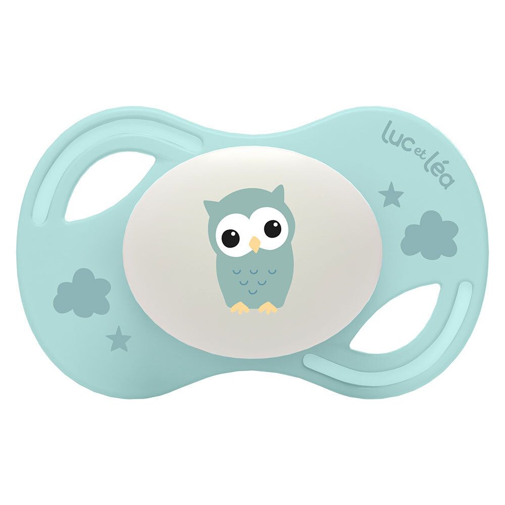 Sucette anatomique de nuit bleue avec hibou. Marque Luc et Léa. Extra-fine. Avec étoiles et nuages.