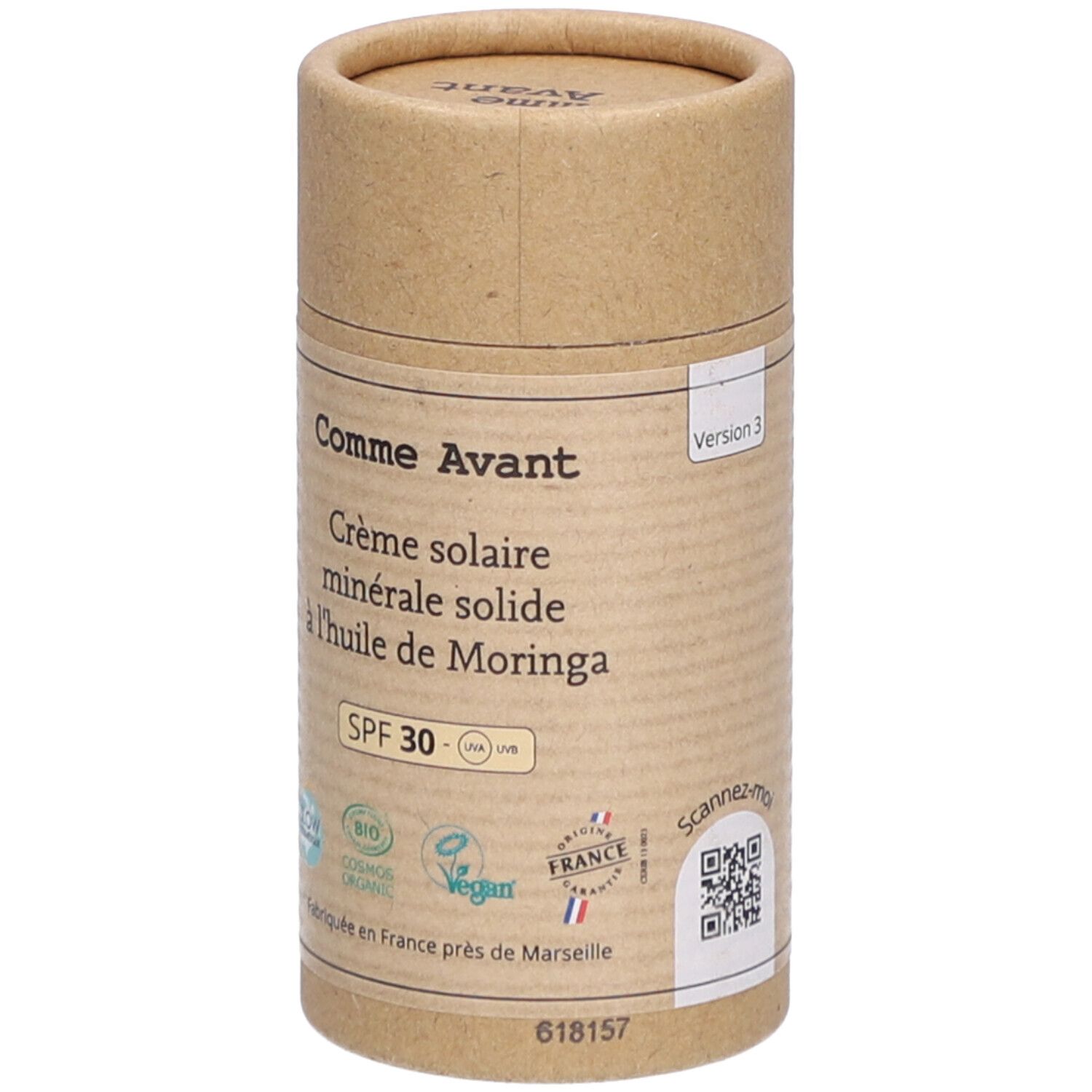 Emballage cylindrique en carton. Inscription: Crème solaire minérale solide à l'huile de Moringa SPF 30. Logos: Bio, Vegan, Slow Cosmétique.