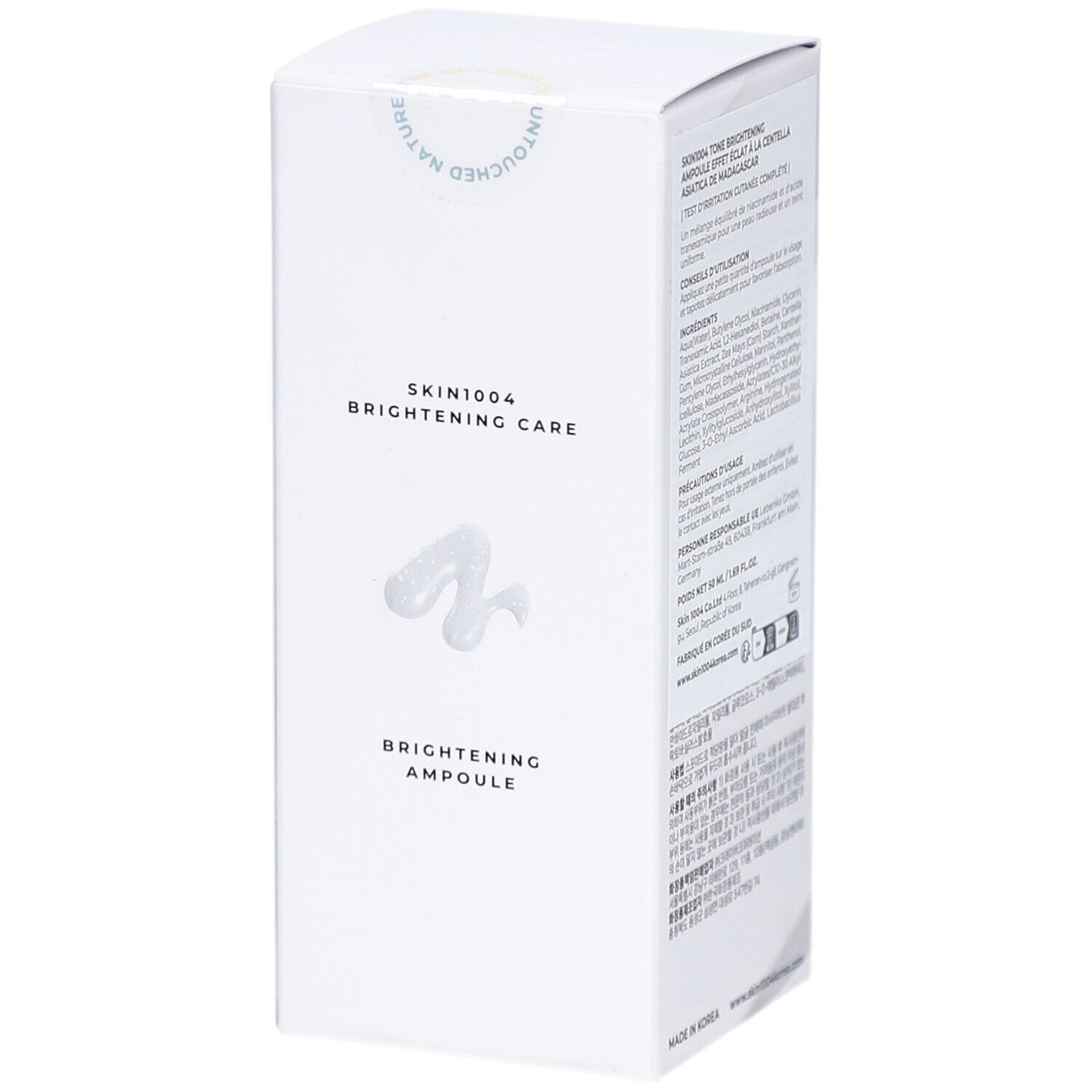 Weiße Verpackung mit Produktinformationen. Text: SKIN1004 Brightening Care Brightening Ampoule. Logo.
