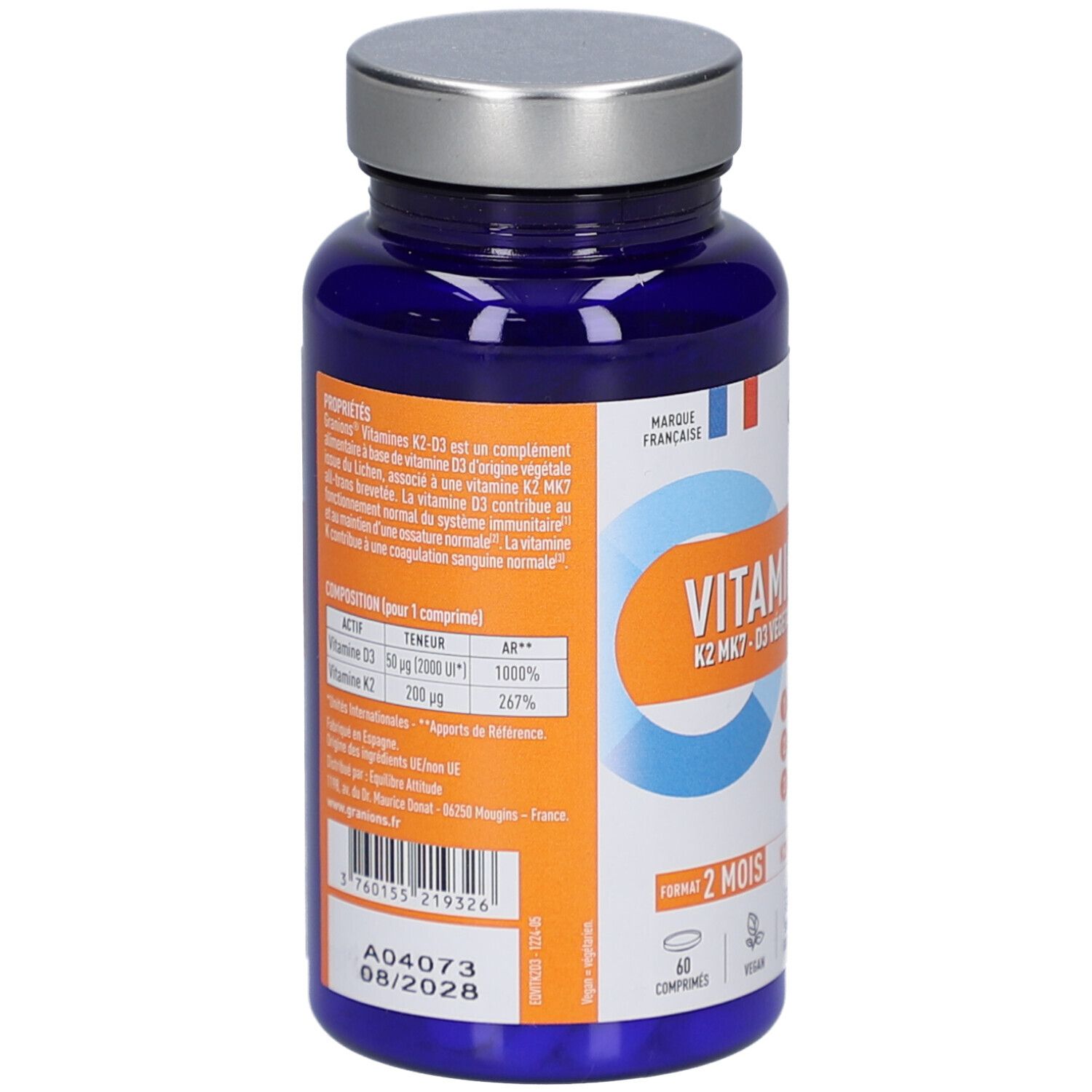 Rückseite der blauen Flasche. Enthält Informationen zu den Inhaltsstoffen und Nährwerten. Haltbarkeit bis 08/2028.