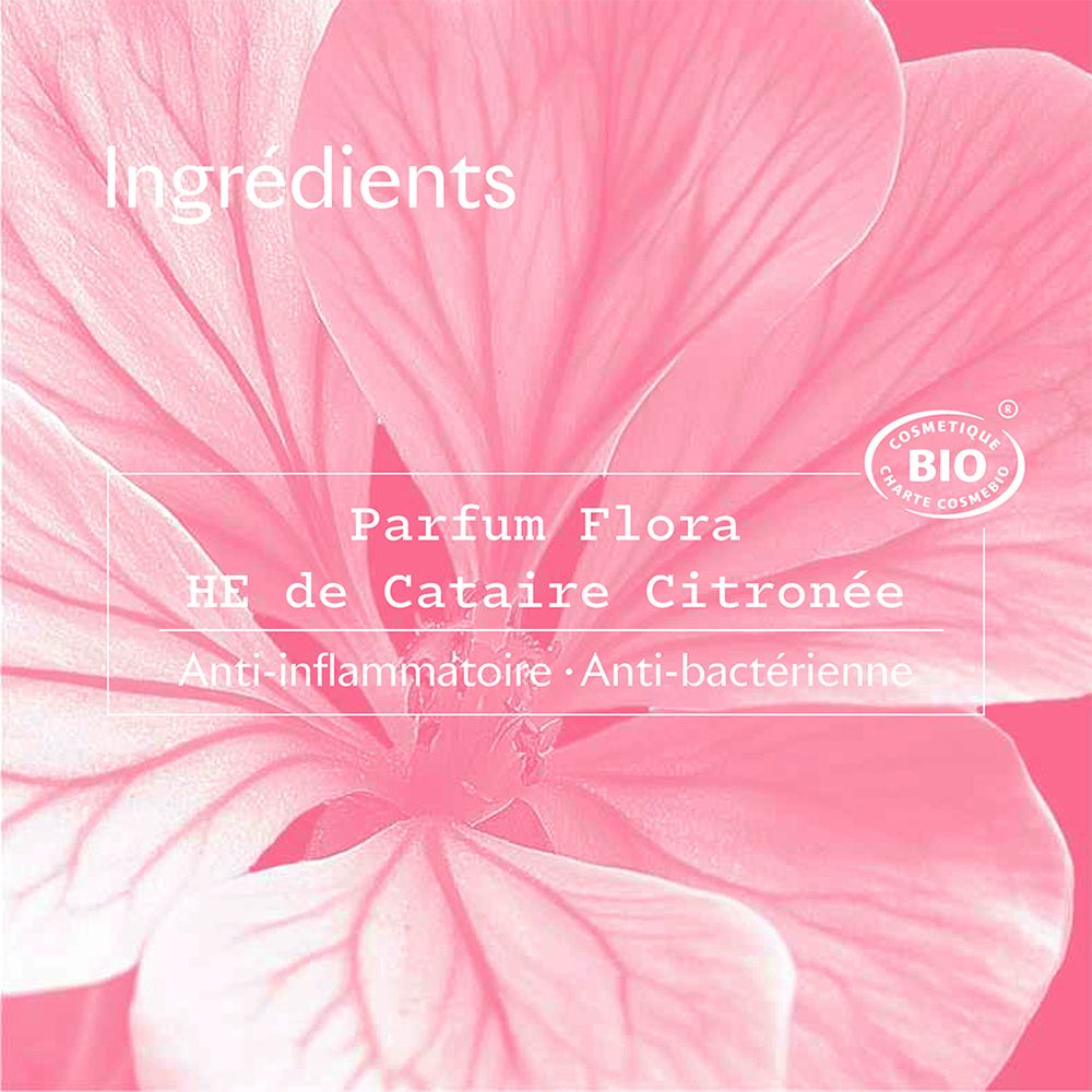 Rosa Blütenblatt mit Text: Parfum Flora, HE de Cataire Citronnée. Anti-inflammatoire, antibactérien. Bio-Zertifizierung.