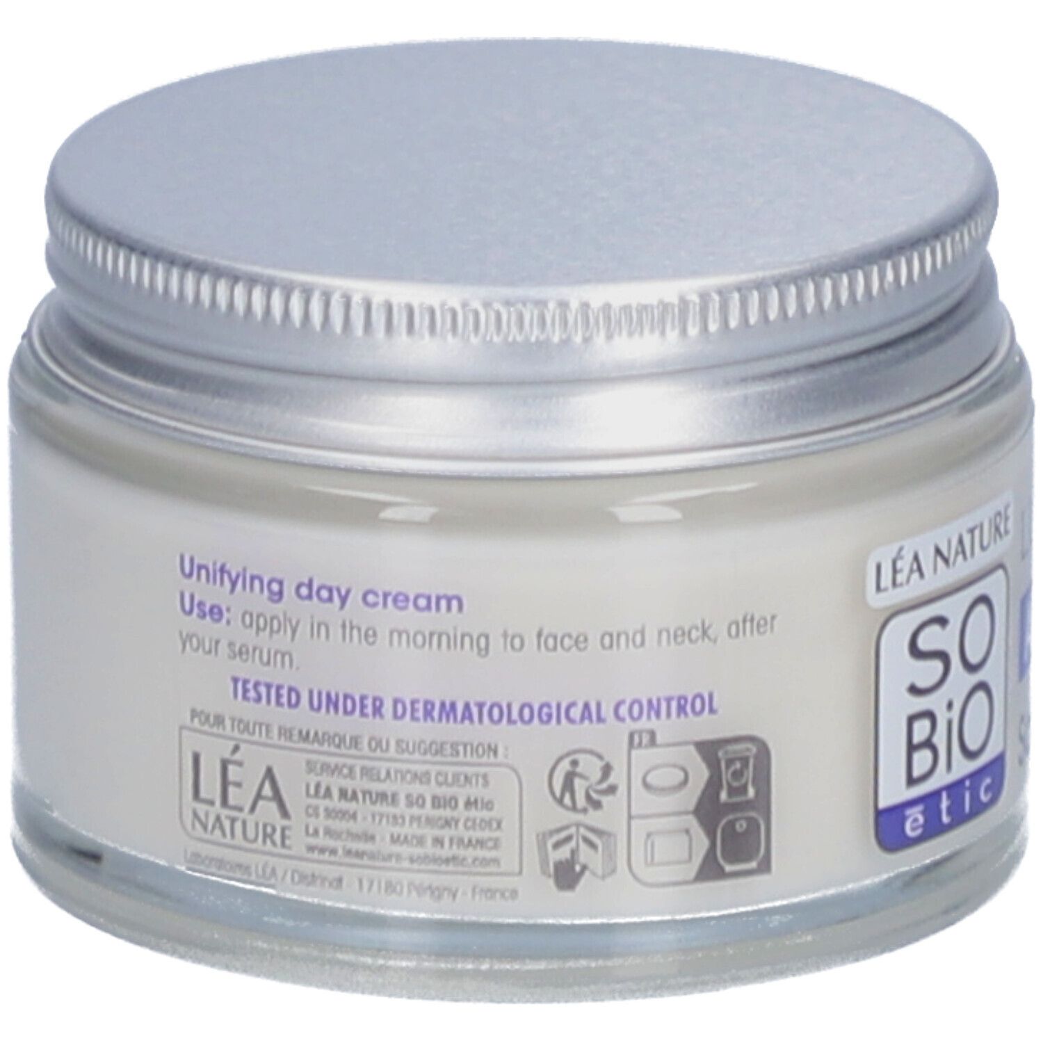Creme-Glas mit silbernem Deckel. Aufschrift: SO BIO etic, Lumi'Lys, Unifying day cream. Getestet unter dermatologischer Kontrolle.