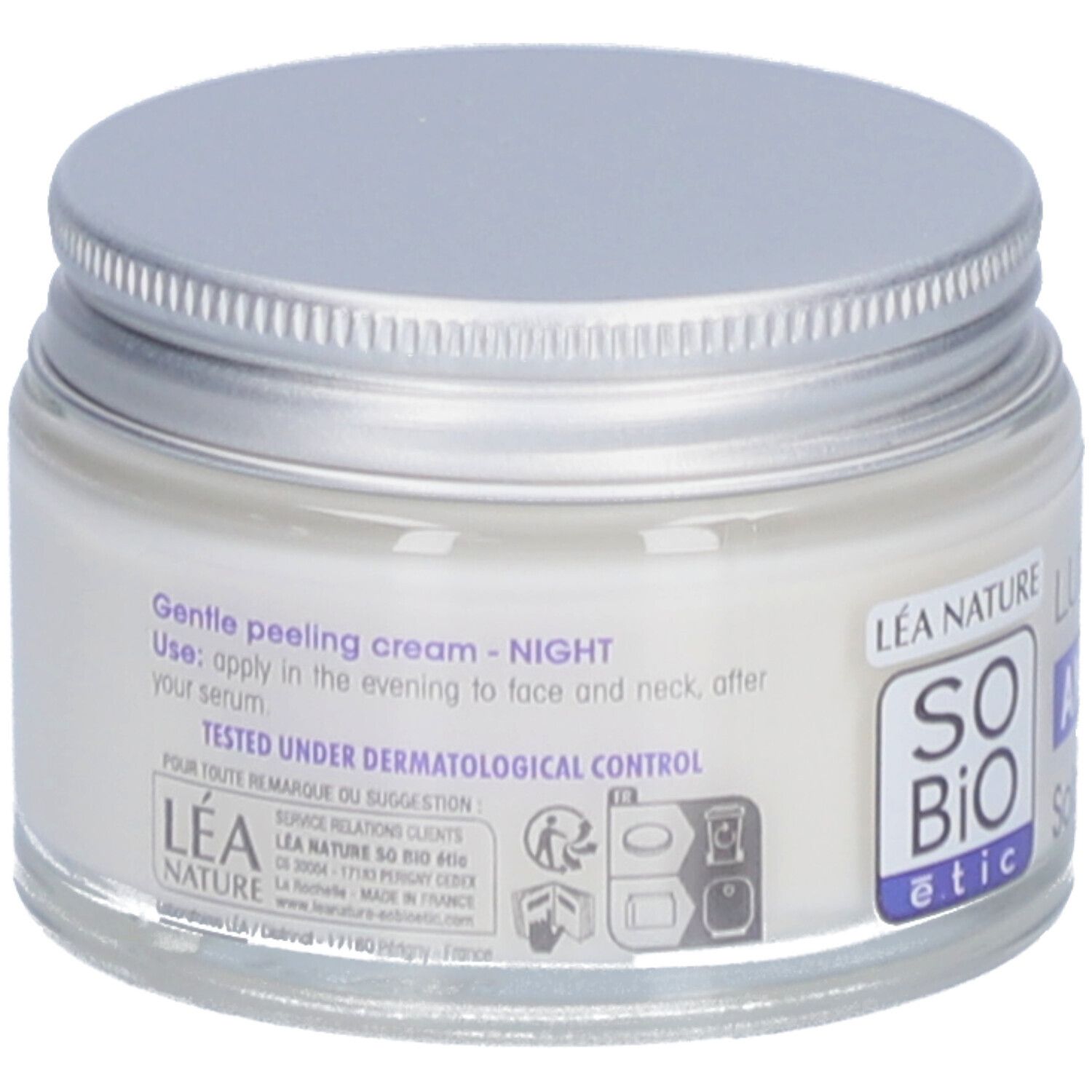 Creme in einem Glas mit silbernem Deckel. Aufschrift: SO BIO étic, Gentle peeling cream - NIGHT. Getestet unter dermatologischer Kontrolle.