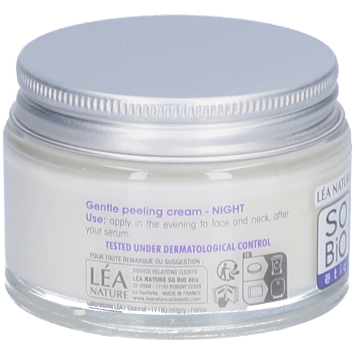 Creme in einem Glas mit silbernem Deckel. Aufschrift: SO BIO étic, Gentle peeling cream - NIGHT. Getestet unter dermatologischer Kontrolle.