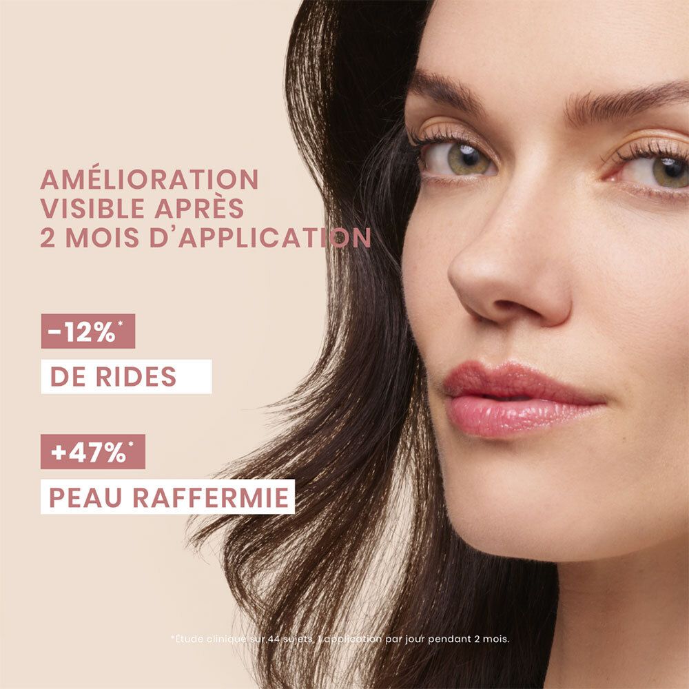 Femme avec les résultats de l'AVENE Hyaluron Activ Crème Lifting : rides réduites, peau raffermie.