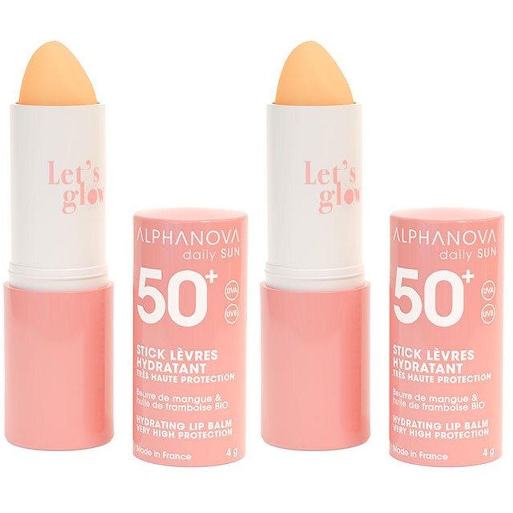 Zwei Lippenpflegestifte mit geöffnetem Deckel. Aufschrift "Let's glow". Daneben zwei Lippenpflegestifte mit Aufschrift "ALPHANOVA daily SUN 50+".