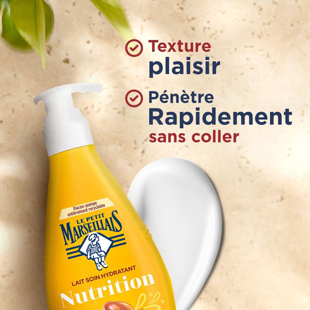 Flacon pompe jaune Le Petit Marseillais Lait Soin Nutrition. Pénètre rapidement sans coller.