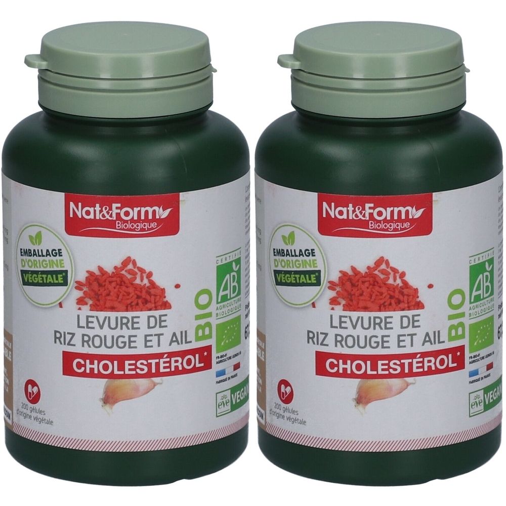 Deux flacons verts avec bouchons verts. Étiquettes avec "LEVURE DE RIZ ROUGE ET AIL". Certification bio.