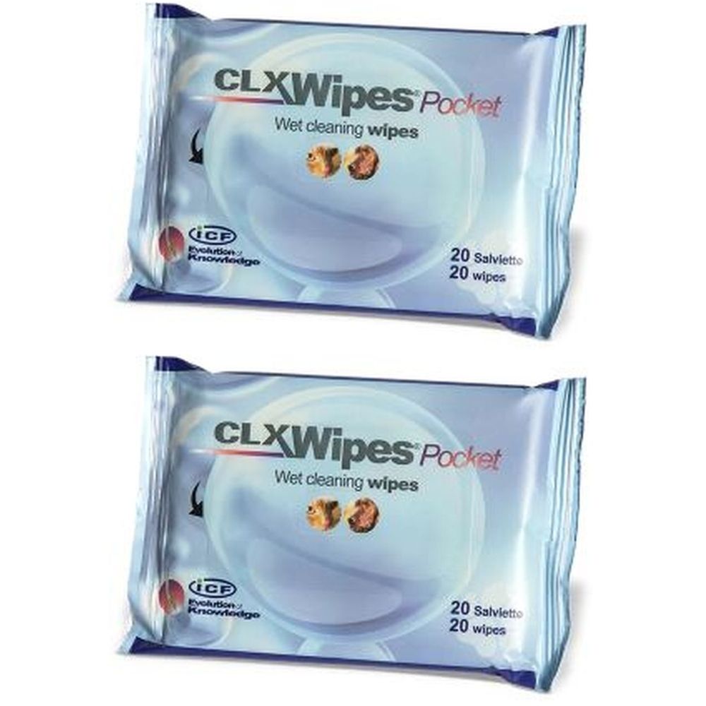 Deux paquets de lingettes humides. Inscription: CLX Wipes Pocket, Wet cleaning wipes. Chaque paquet contient 20 lingettes.