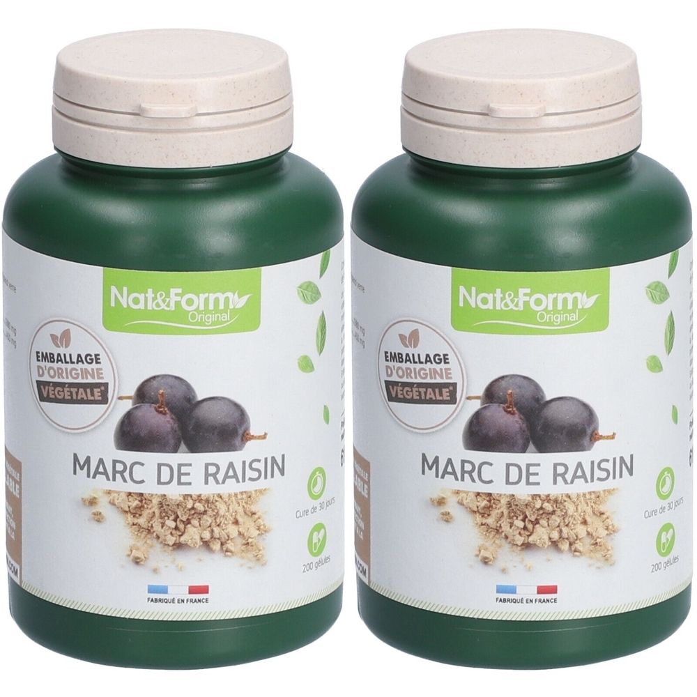Zwei grüne Flaschen mit weißem Deckel. Aufschrift: Nat&Form, Marc de Raisin. Verpackung aus pflanzlicher Herkunft. Hergestellt in Frankreich.