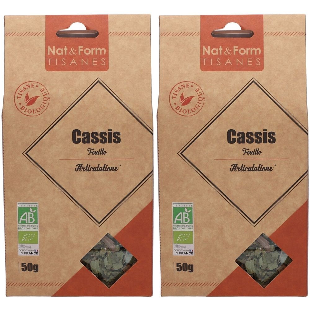 Zwei Beutel Kräutertee. Aufschrift: Nat&Form Tisanes, Cassis, Feuille, Articulations. Bio-Siegel. 50g.