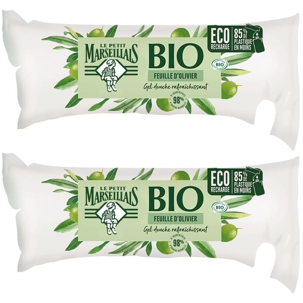 Zwei Beutel Duschgel mit Olivenblatt-Motiv. Aufschrift: BIO, ECO 85% weniger Plastik. Marke: Le Petit Marseillais.
