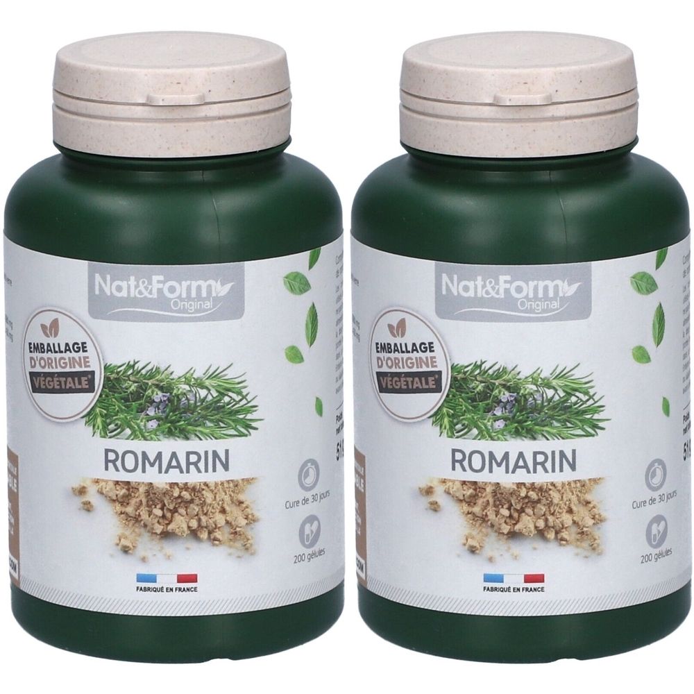 Zwei grüne Flaschen mit beigen Deckeln. Auf den Etiketten steht „ROMARIN“ und „Nat&Form“. Die Verpackung ist aus pflanzlichem Material.