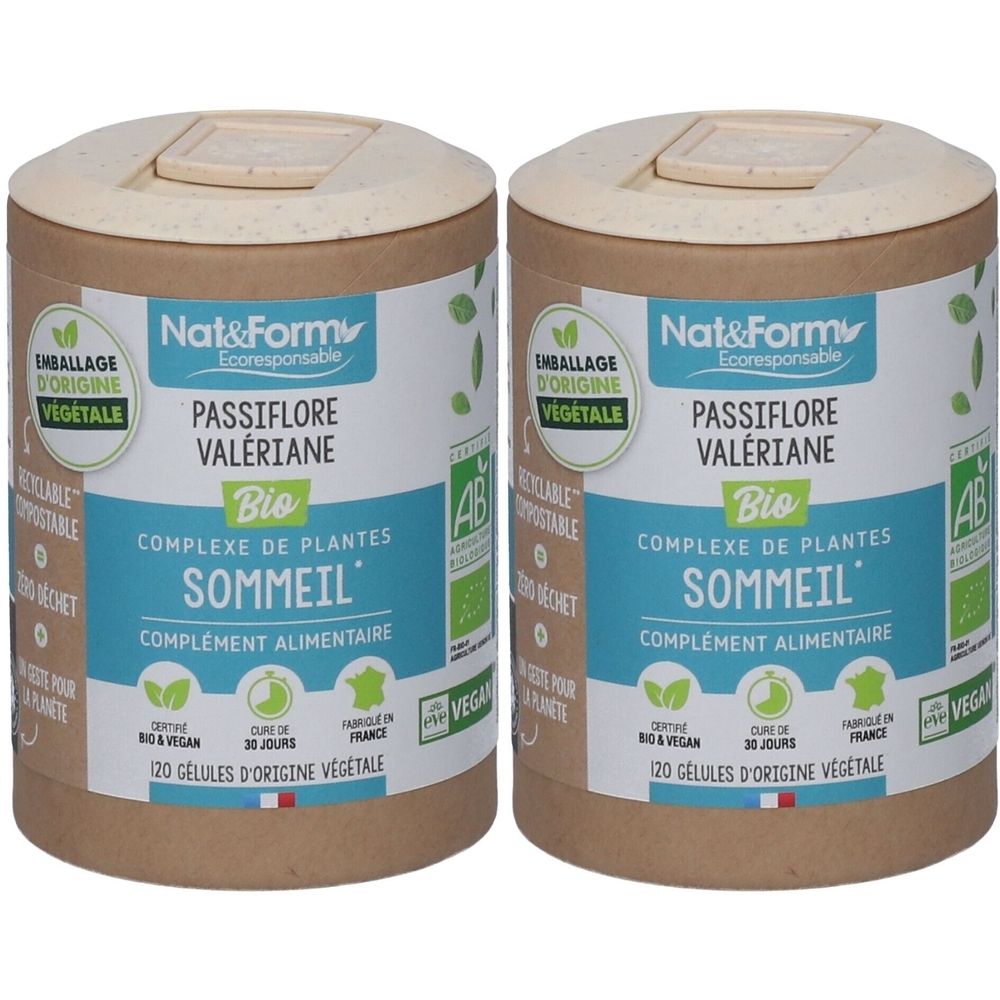Zwei zylindrische Behälter. Aufschrift: Nat&Form, Passiflore Valériane Bio, Sommeil, Nahrungsergänzungsmittel. Mit AB-Bio-Siegel.