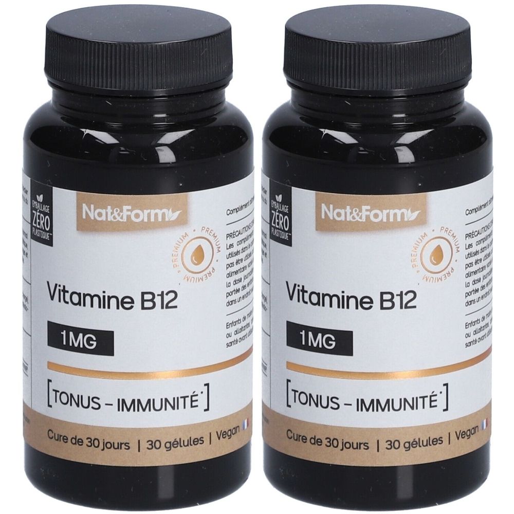 Zwei schwarze Flaschen mit Etiketten. Aufschrift: Vitamine B12, 1MG, [TONUS-IMMUNITÉ]. Vegan. Marke: Nat&Form.