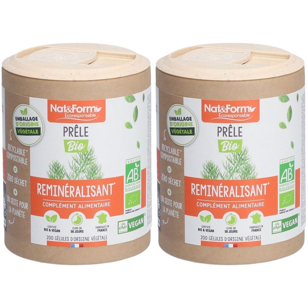 Zwei zylindrische Behälter. Aufschrift: Nat&Form Prêle Bio, Reminéralisant, complément alimentaire. AB-Siegel, Vegan-Logo. Verpackung aus Pflanzenmaterial.