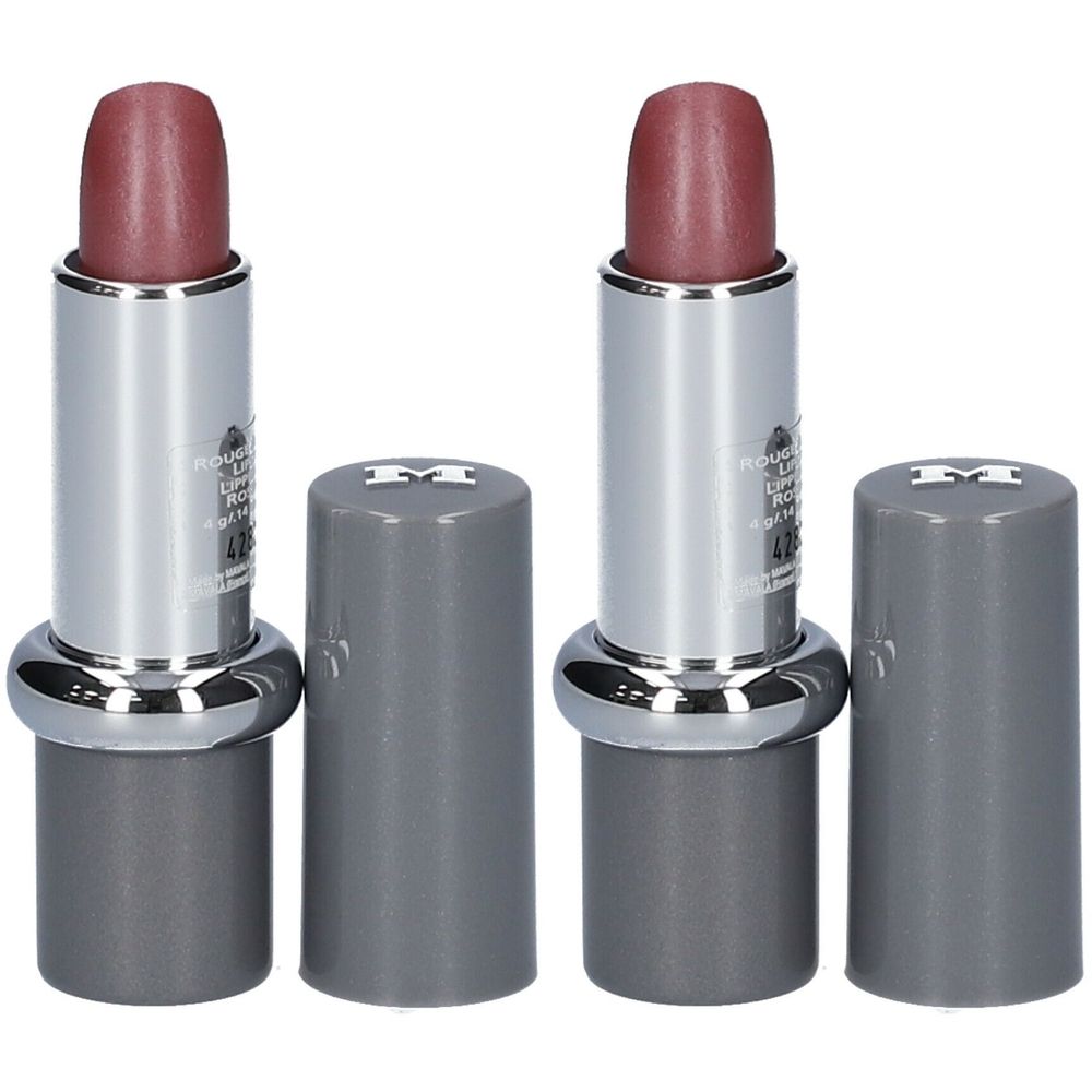 Zwei Lippenstifte mit geöffneten Kappen. Silberne Hülse, graue Kappe mit Logo. Rosa Lippenstiftspitze.