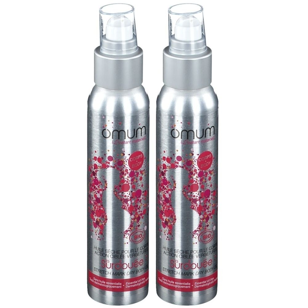 Deux flacons spray argentés. Étiquettes roses. Inscription Omum, Surdouée, Bio. Huile sèche contre les vergetures.
