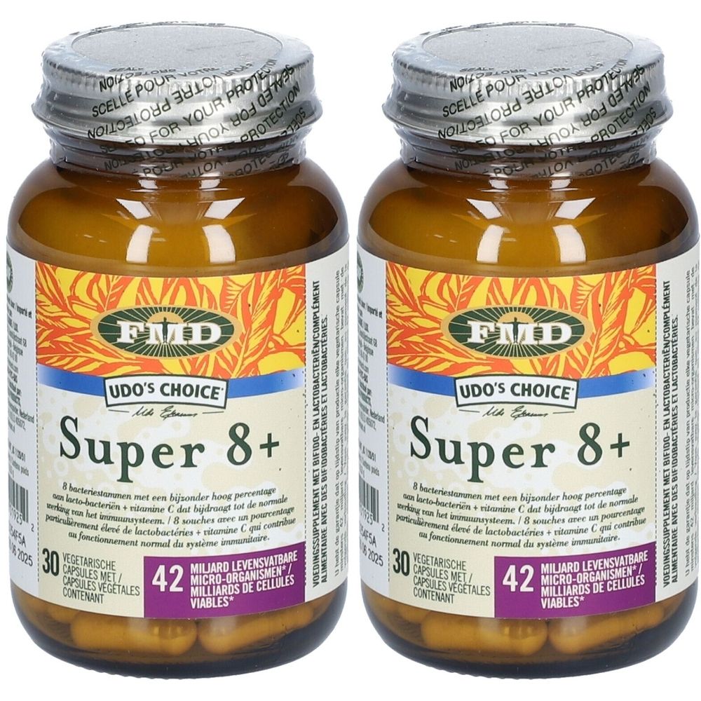 Zwei Flaschen Udo's Choice Super 8+ Kapseln. Braune Glasflaschen mit silbernen Deckeln. Aufschrift: Super 8+ und Udo's Choice.