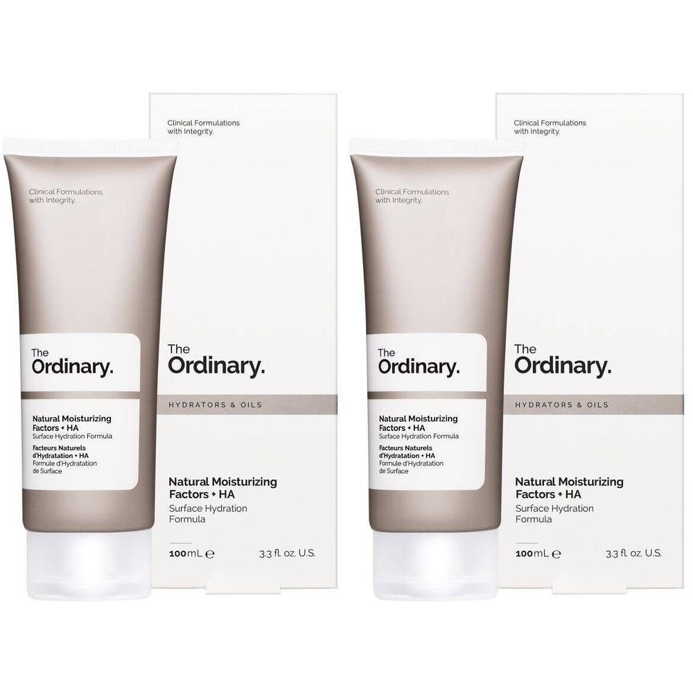 Deux tubes et emballages. Sur les tubes, "The Ordinary". Sur les emballages, "Natural Moisturizing Factors + HA".