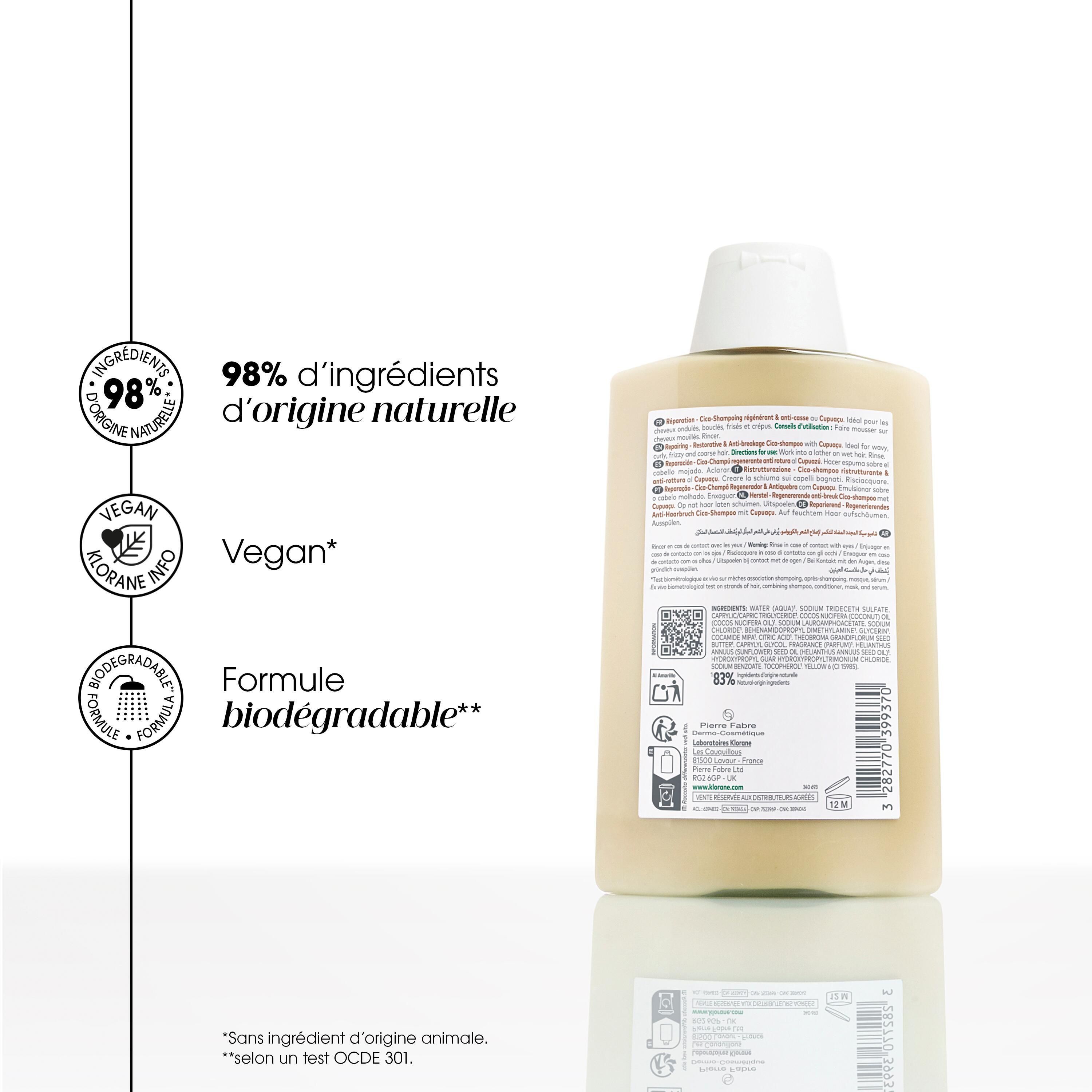 Dos d'un flacon de shampooing. Texte : 98% d'ingrédients d'origine naturelle, Vegan, formule biodégradable.