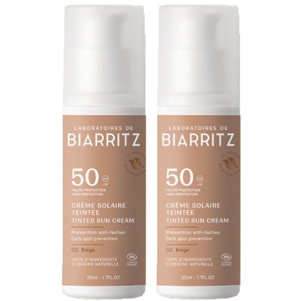 Zwei Flaschen Sonnencreme. Aufschrift: Laboratoires de Biarritz, 50, Crème Solaire Teintée, Beige. Mit Bio-Zertifizierung.