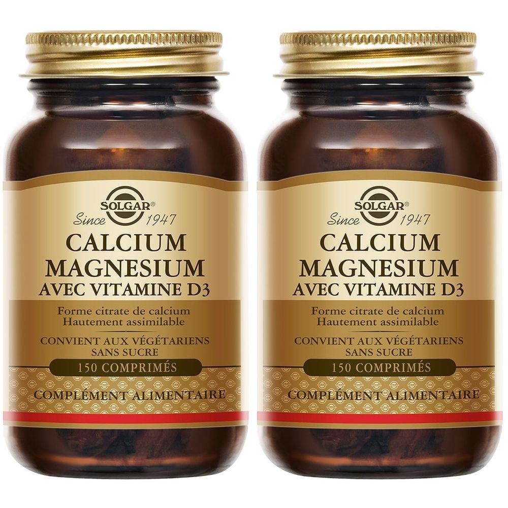 Zwei braune Glasflaschen mit goldenen Deckeln und Etiketten. Aufschrift: SOLGAR Calcium Magnesium Vitamine D3. 150 Tabletten.