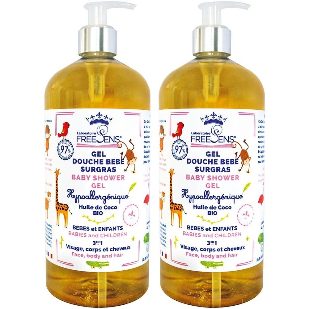 Deux flacons de gel douche bébé avec pompe. Inscription : FREE SENS, Baby Shower Gel, hypoallergénique, 3 en 1. Huile de coco.
