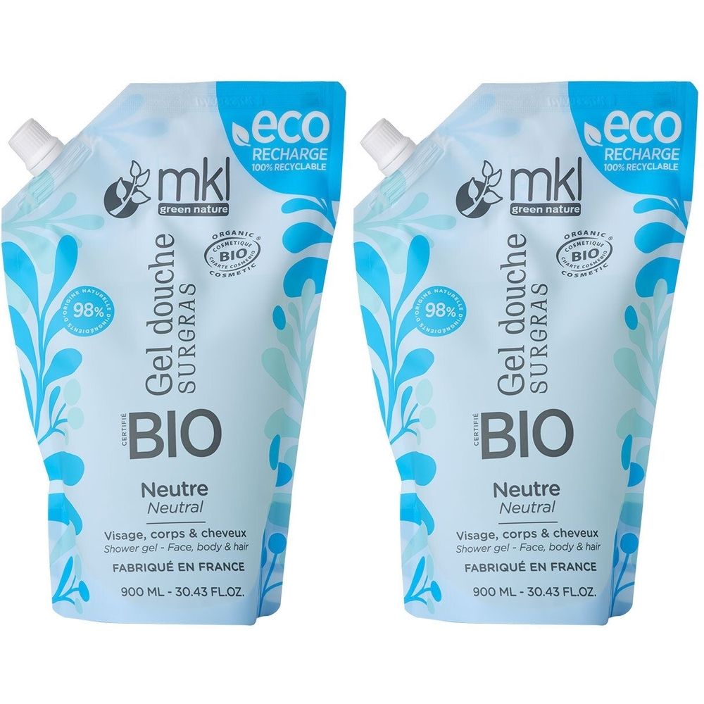 Deux recharges de gel douche. Bleu clair, bouchon blanc. Inscriptions : BIO, Neutre, Gel douche SURGRAS, 98%.