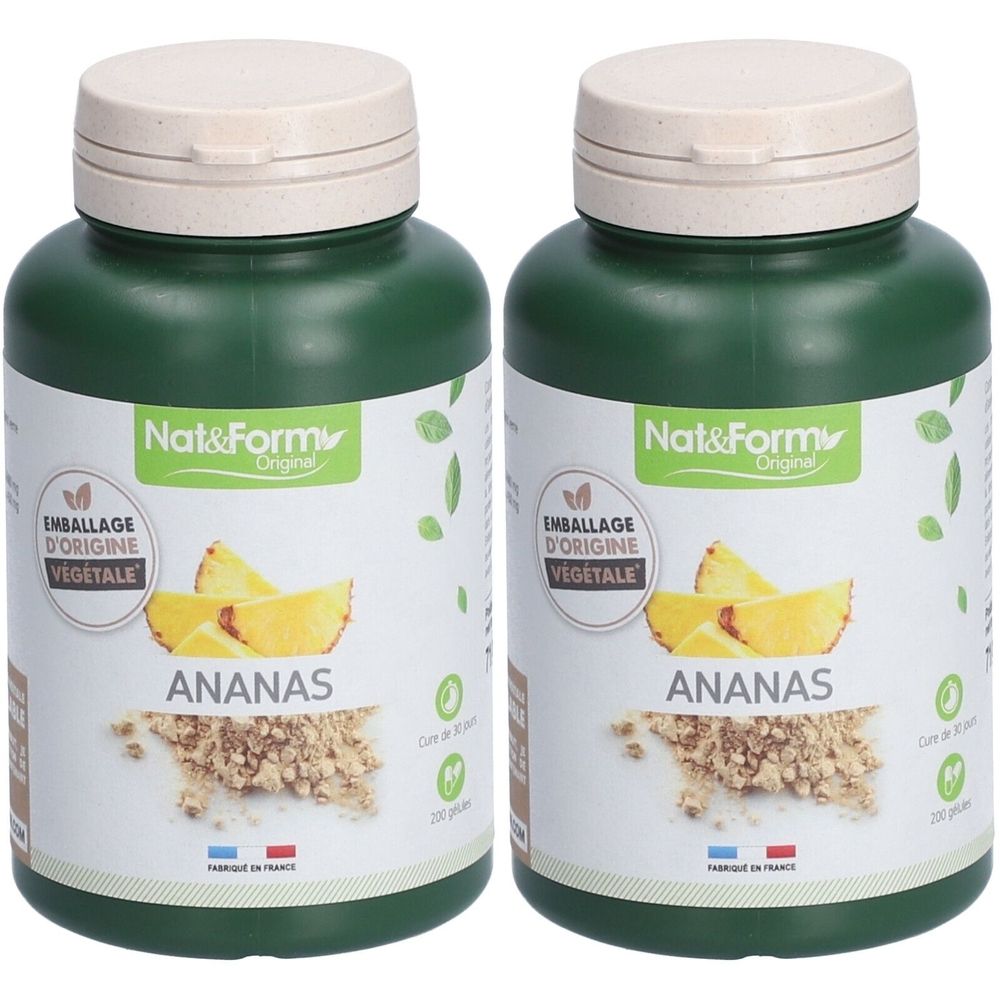 Deux flacons verts avec bouchons beiges. Inscription "Nat&Form Original ANANAS". Étiquette avec illustration d'ananas et "EMBALLAGE D'ORIGINE VEGETALE".