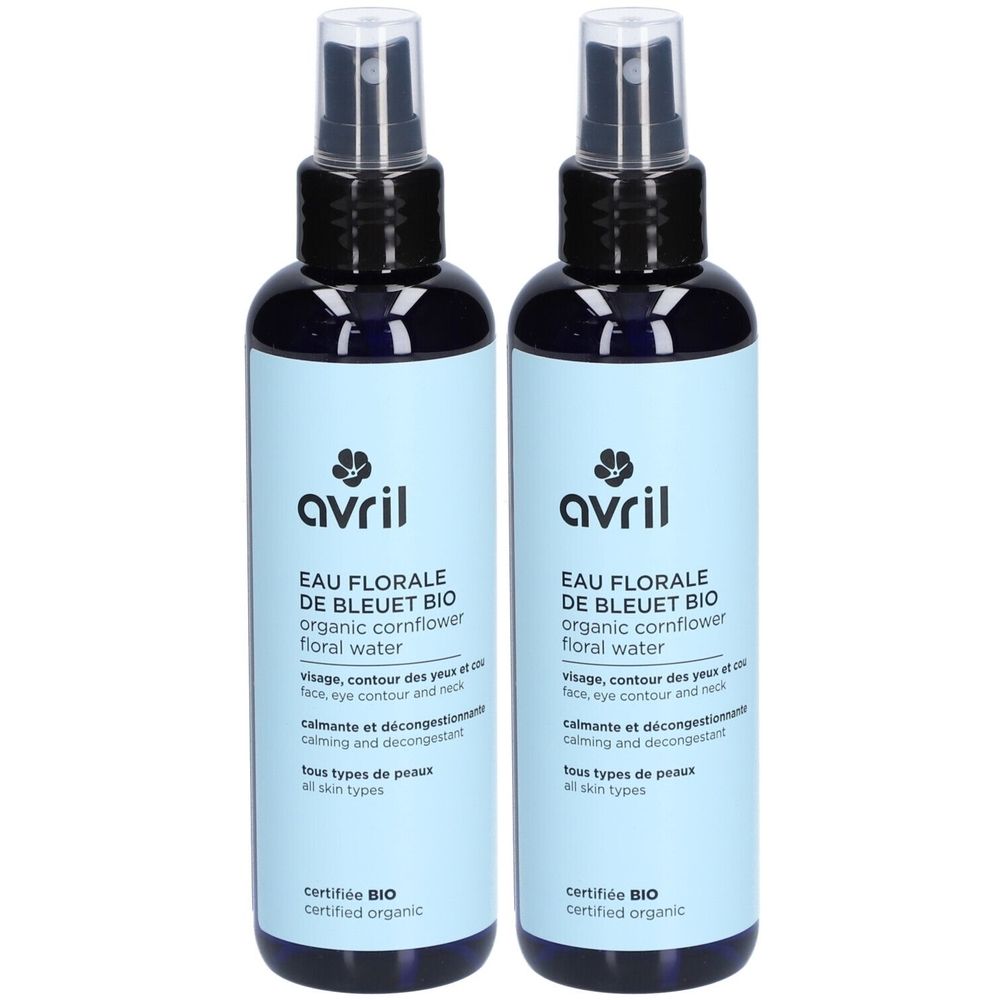 Zwei blaue Sprühflaschen mit schwarzem Verschluss. Aufschrift: Avril Eau Florale de Bleuet Bio. Zertifiziertes Bio-Siegel.